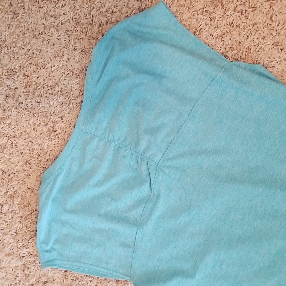 Balance Collection VNeck Ruched Back Top Small - Picture 8 of 12